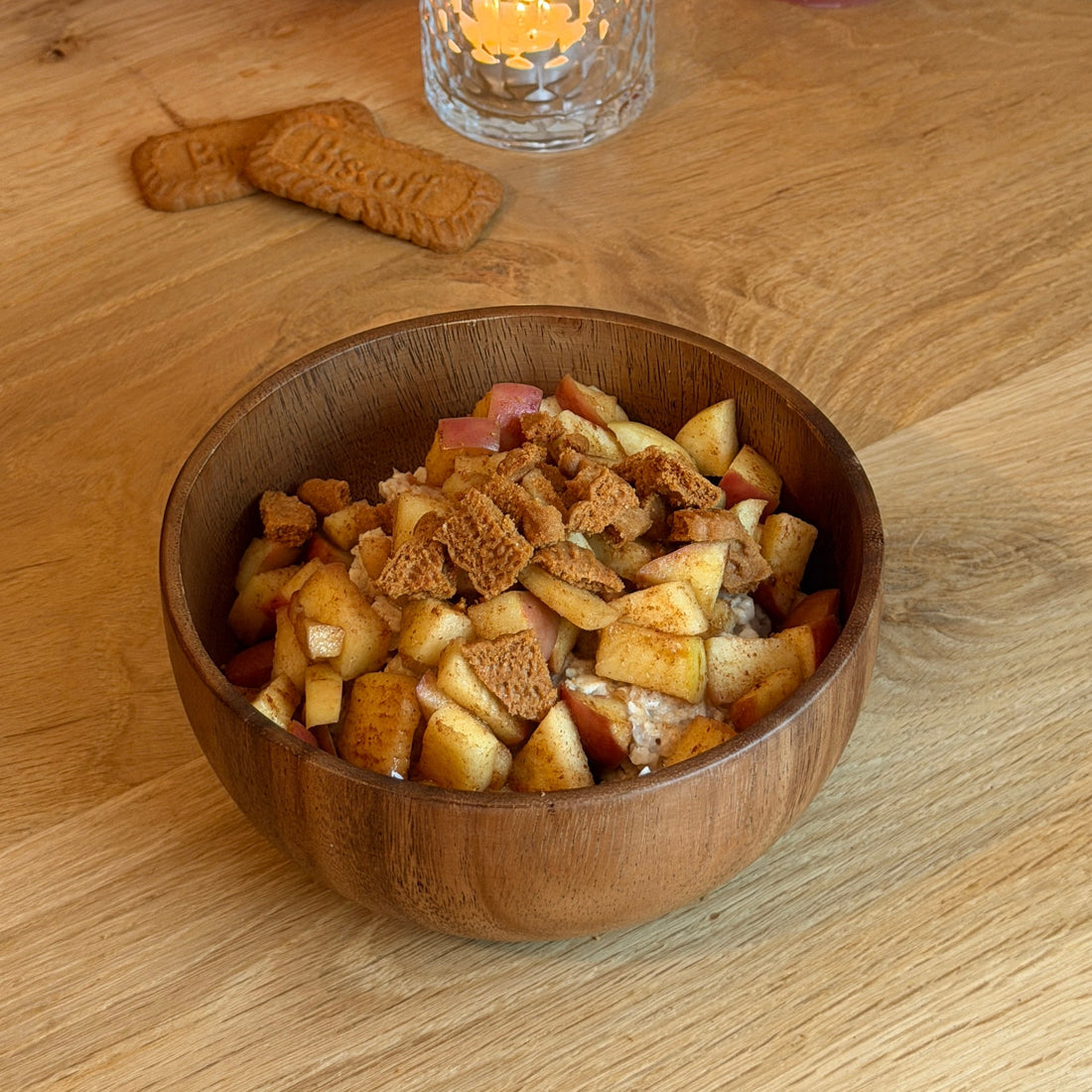 Lotus Apple Pie Oats | Warm herfstontbijt met appel en kaneel